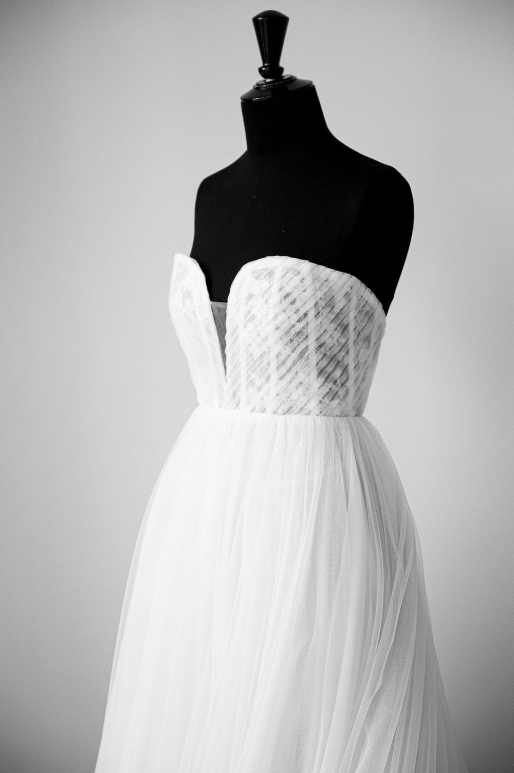 Robe de mariée bustier en tulle et dentelle